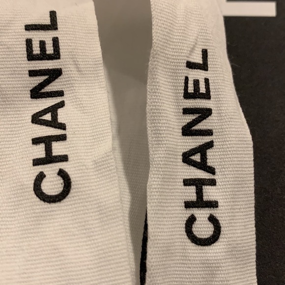 Chanel white ribbon - Picture 3 of 4